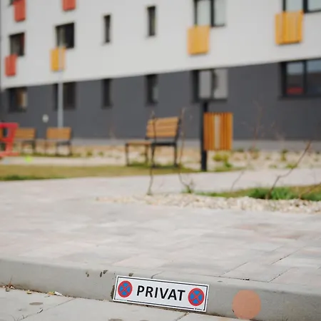 Toffino - Free Private Parking